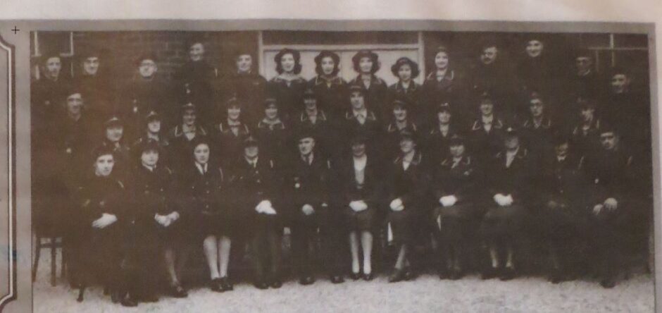 OSW-NP-O-5-57-38 - The First Aid Group 1940